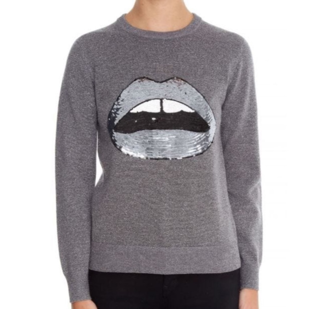 Gray sweater with blue sequins lips
